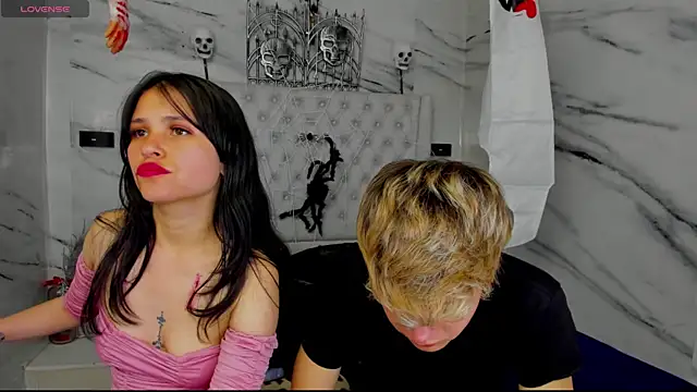 Snapshot of Ari_and_Storm chatting on October 24, 2:18 am Ari and Storm online show from October 24, 2:18 am