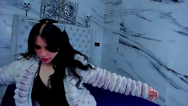 Snapshot of Ari_and_Storm chatting on November 1, 4:05 am Ari and Storm online show from November 1, 4:05 am