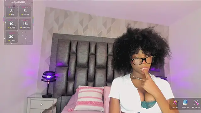 AmiraMorgan online show from December 15, 4:29 am