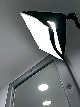 AmiraMorgan online show from October 22, 3:00 am