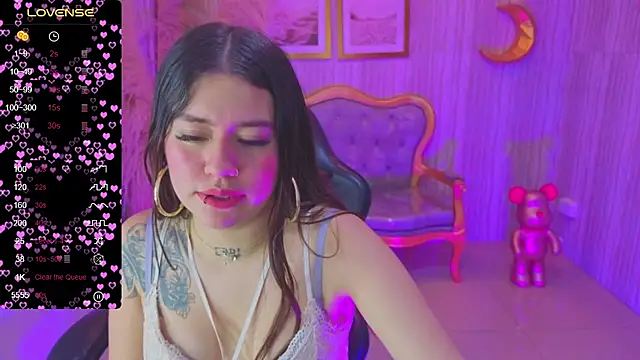 ivy lodge s online show from October 26, 8:37 pm