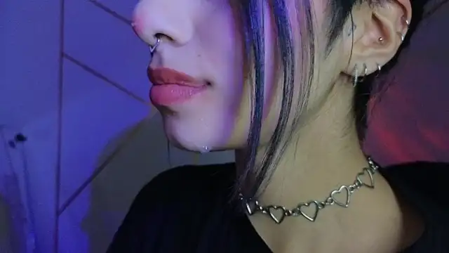 Hollyxx  online show from October 17, 11:35 am