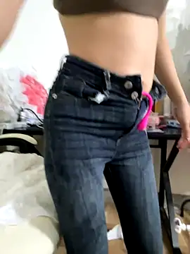 Snapshot of tran_my chatting on October 27, 2:01 pm tran my online show from October 27, 2:01 pm