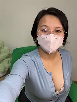 Snapshot of pumpkin_91 chatting on October 24, 1:40 pm pumpkin 91 online show from October 24, 1:40 pm