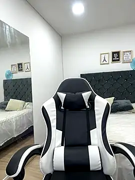 Snapshot of Alma_Stevenson chatting on October 20, 1:36 pm Alma Stevenson online show from October 20, 1:36 pm