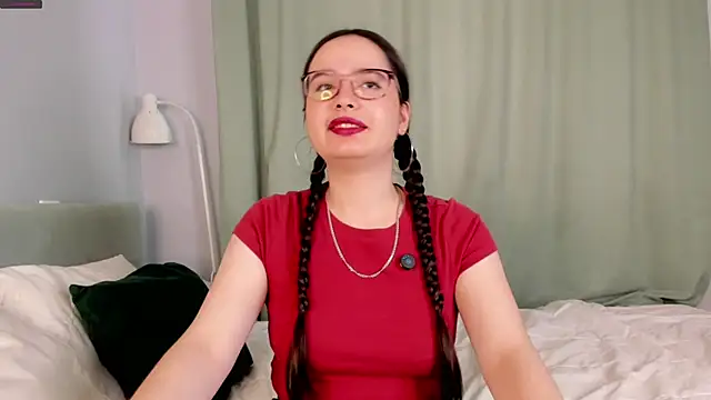 WildaBisom online show from October 3, 2:38 am