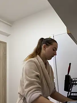 MissMay online show from September 29, 6:57 pm