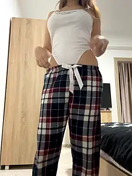 MissMay online show from October 28, 4:13 pm