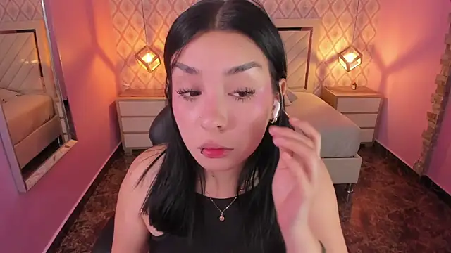 Snapshot of CHRISTY_TEIGEN4 chatting on September 20, 7:45 pm CHRISTY TEIGEN4 online show from September 20, 7:45 pm