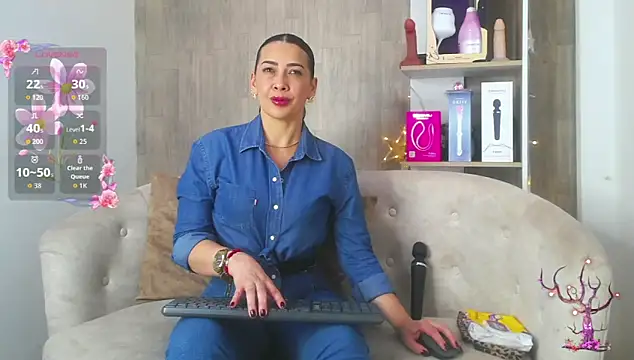 cortney tayler online show from November 27, 7:50 pm