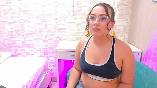 stefannyrivas online show from September 30, 7:52 pm