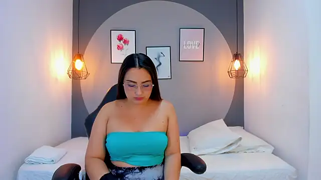 stefannyrivas online show from October 27, 8:03 pm