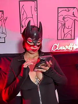 Snapshot of Clawd_hot chatting on October 13, 9:39 pm Clawd hot online show from October 13, 9:39 pm