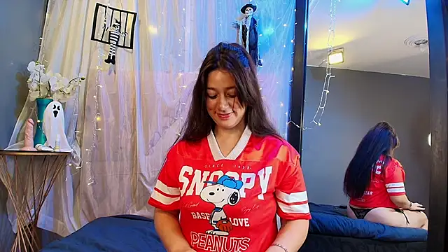 Snapshot of Shalyn_Lux chatting on October 24, 3:24 am Shalyn Lux online show from October 24, 3:24 am