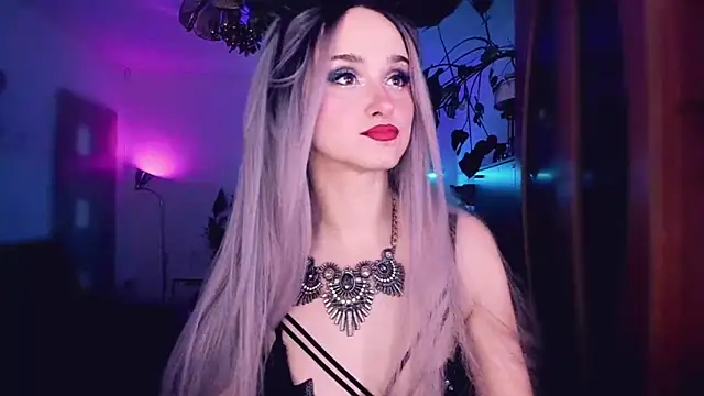 Snapshot of MistressJolie chatting on September 27, 6:42 am MistressJolie online show from September 27, 6:42 am