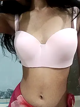 Snapshot of Daizy_Shah chatting on October 21, 4:00 pm Daizy Shah online show from October 21, 4:00 pm