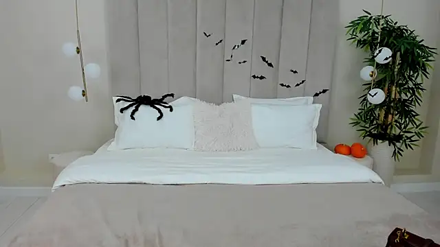 BarbieMilne online show from October 25, 3:30 pm