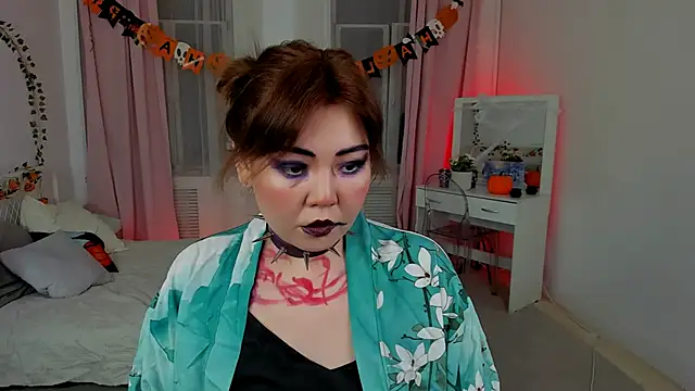 nazu chan online show from October 31, 4:33 pm