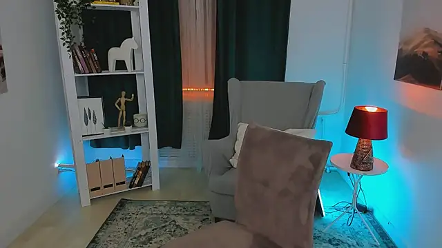 nazu chan online show from October 4, 12:44 pm