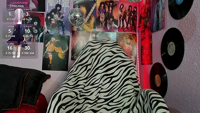 Snapshot of Avril_Maria chatting on October 20, 7:50 pm Avril Maria online show from October 20, 7:50 pm