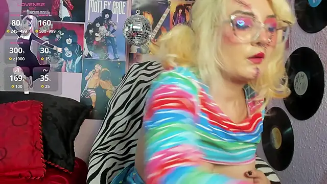 Snapshot of Avril_Maria chatting on October 24, 8:05 pm Avril Maria online show from October 24, 8:05 pm