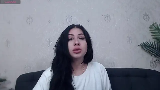 Snapshot of AnaysDivine chatting on October 9, 2:59 am AnaysDivine online show from October 9, 2:59 am