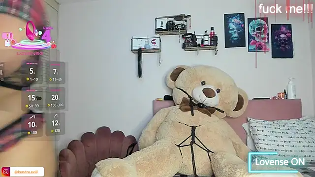 Snapshot of kendra_lil_evill chatting on October 7, 10:08 am kendra lil evill online show from October 7, 10:08 am