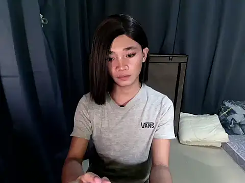 Snapshot of Petite_HugeCock chatting on October 26, 12:22 pm Petite HugeCock online show from October 26, 12:22 pm