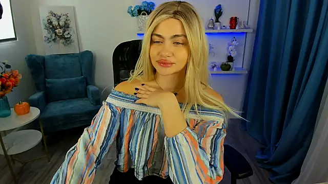 LeslieMineg online show from October 18, 8:10 pm