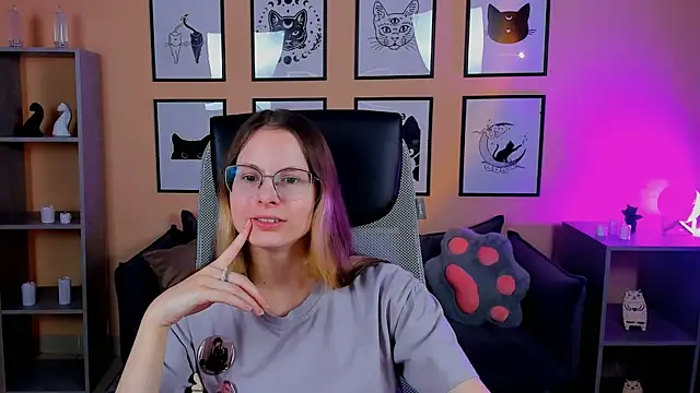 Carrie Rose online show from October 3, 4:50 am