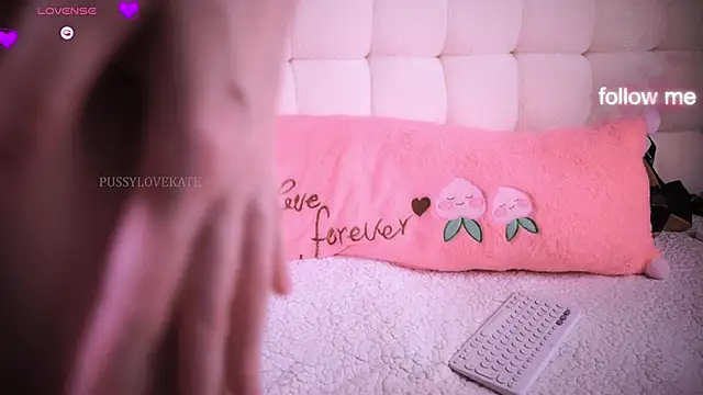 Pussylovekate online show from May 2, 2:59 am