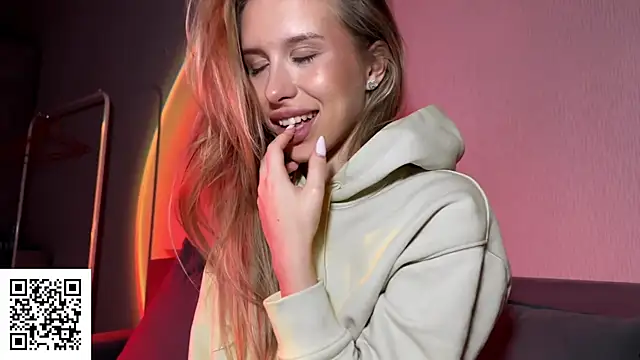 ElysiaXo online show from October 17, 10:35 pm