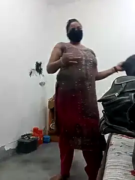 Snapshot of Rakhi_sawant143 chatting on October 29, 2:38 am Rakhi sawant143 online show from October 29, 2:38 am