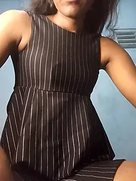 venuki ihalagamage online show from March 18, 4:45 pm