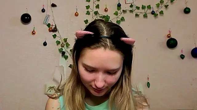  kikiclark   online show from February 14, 9:22 am