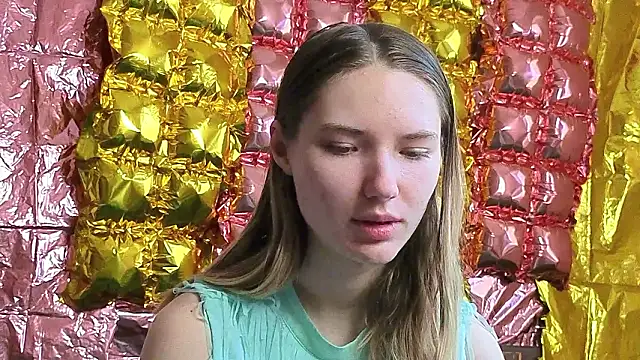  kikiclark   online show from March 21, 9:14 am