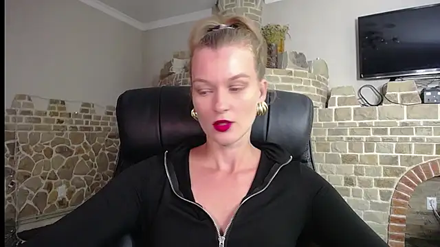 Snapshot of MysticVenus_ chatting on September 24, 4:06 pm MysticVenus online show from September 24, 4:06 pm