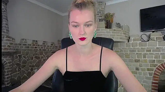 Snapshot of MysticVenus_ chatting on September 22, 10:57 am MysticVenus online show from September 22, 10:57 am