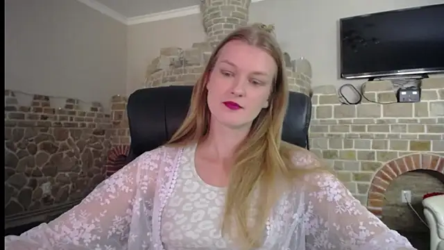 Snapshot of MysticVenus_ chatting on September 27, 2:35 pm MysticVenus online show from September 27, 2:35 pm