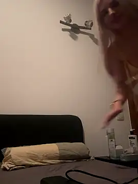 Snapshot of Steffi_Snowbunny chatting on October 3, 8:03 pm Steffi Snowbunny online show from October 3, 8:03 pm