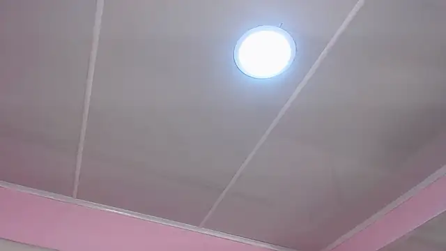 Miaa Smithh   online show from November 6, 12:00 pm