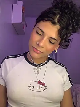 luluzinhax online show from October 15, 3:31 am