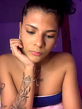 luluzinhax online show from November 9, 7:10 pm