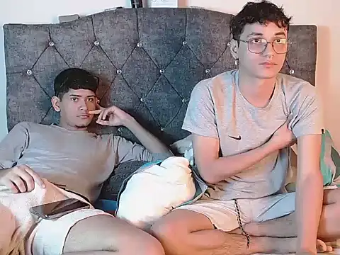 logan willyams  online show from October 13, 10:56 pm