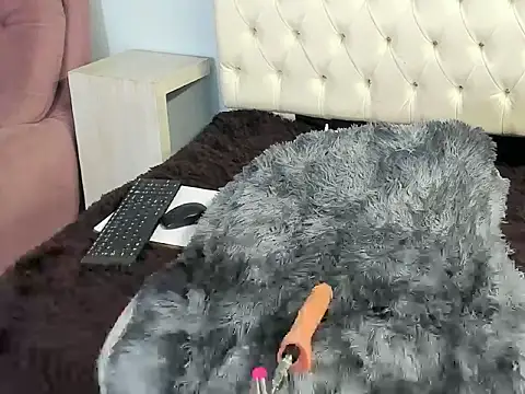 Snapshot of Sally_Moonn chatting on October 27, 7:41 pm Sally Moonn online show from October 27, 7:41 pm