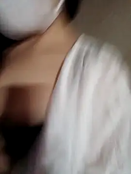 Snapshot of VanGau031694 chatting on October 3, 2:05 am VanGau031694 online show from October 3, 2:05 am