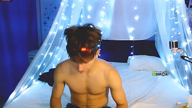 travis wolf  online show from September 27, 1:35 am