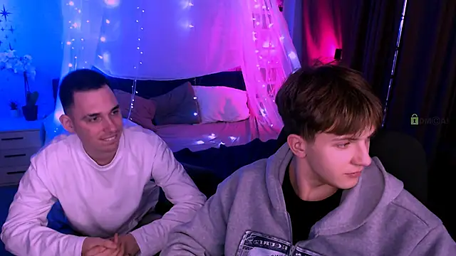 travis wolf  online show from November 25, 11:16 pm