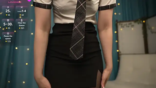 Snapshot of Ruminelle chatting on October 10, 1:27 pm Ruminelle online show from October 10, 1:27 pm