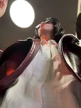 Snapshot of VendiMur chatting on September 23, 4:32 am VendiMur online show from September 23, 4:32 am